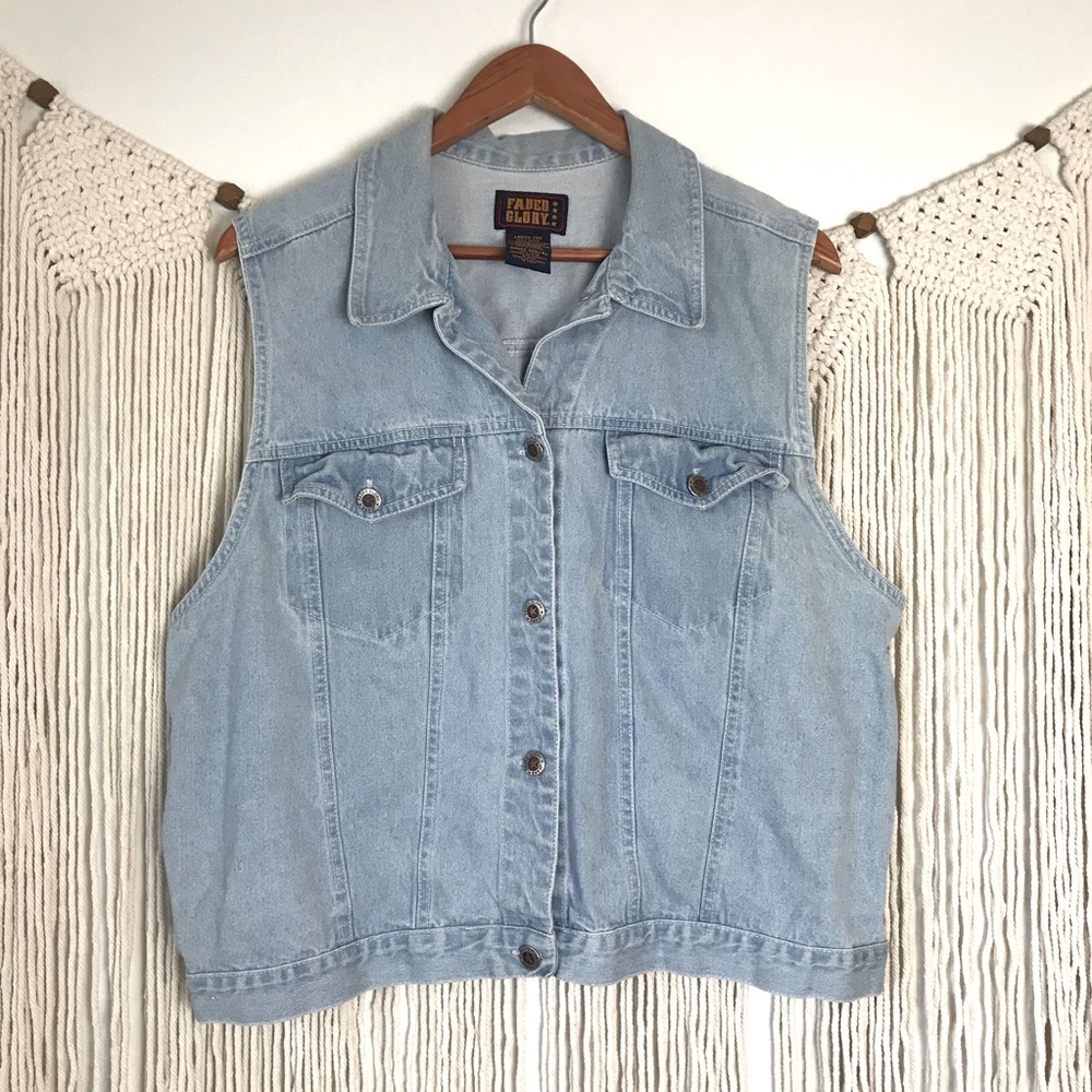 5/$25 Faded Glory Denim Vest Light Wash size 20W